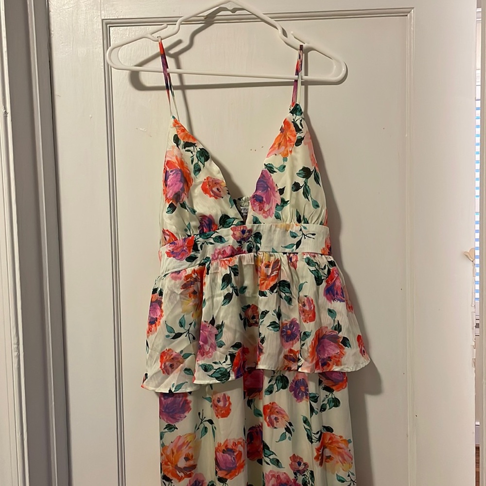 NWT tiered floral maxi dress
